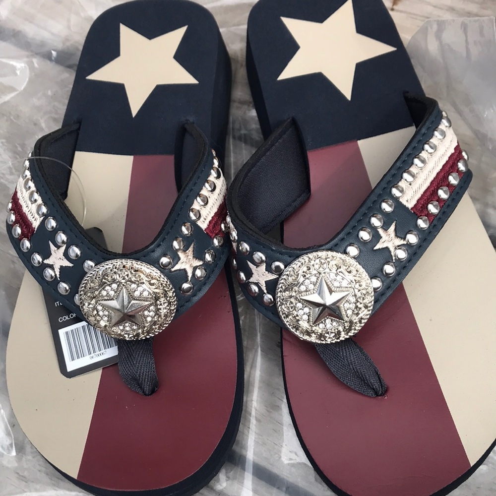 Isabella Flat sandals